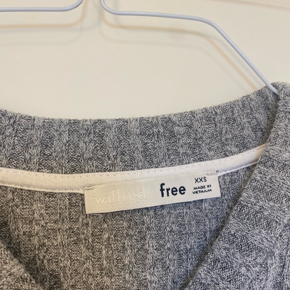 Grey Aritzia Wilfred Free Ribbed top size: XXS - Picture 3 of 5